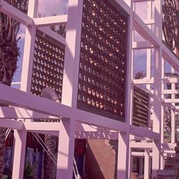 Grid with screens.