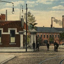 Entrance to U. S. Navy Yard...