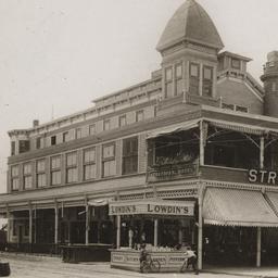 Hotels: Stratton's Hote...