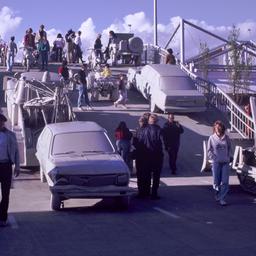 Crowds walking on undulatin...