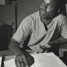 Chinua Achebe, Lagos, Niger...