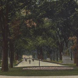 Mall, Central Park, New York.