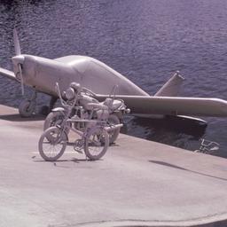 Gray plane and bicyles on u...