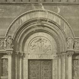 Page No. 191 - Central door...
