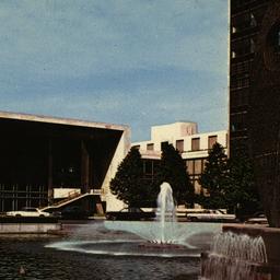 United Nations, Entrance to...