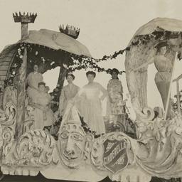 Floats/Parade Wagons: Cinde...