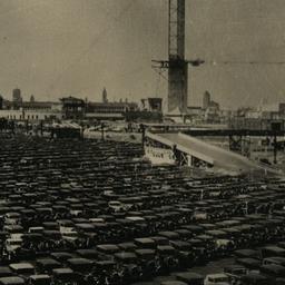 [World's largest parkin...