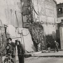 UNKRA camera crew in ruins ...