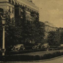 Brooklands Apartments, Bron...