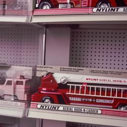 Inside/outside toy truck di...