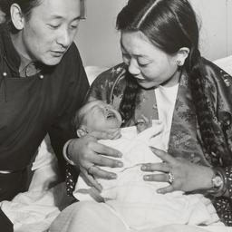 Tibetan Sakya Family arriva...