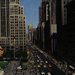 Looking up Fifth Avenue fro...