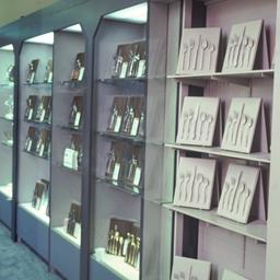 Inside/outside silverware a...