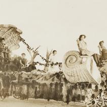 Floats/Parade Wagons: Plent...