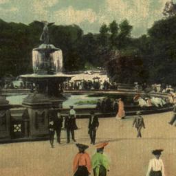 Fountain on Mall Central Pa...