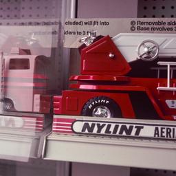 Inside/outside toy truck di...