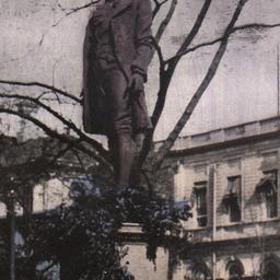 Statue of Nathan Hale, New ...