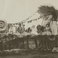 Floats/Parade Wagons: Plent...