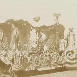Floats/Parade Wagons: Cinde...