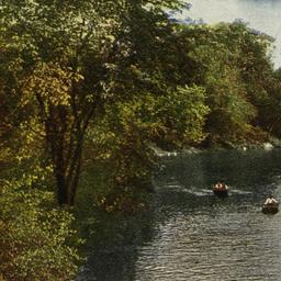 Boating on Bronx Lake New Y...