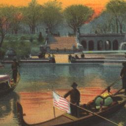 Gondolas in Central Park, N...