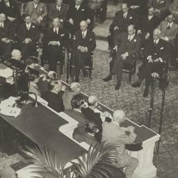 Franklin Delano Roosevelt d...