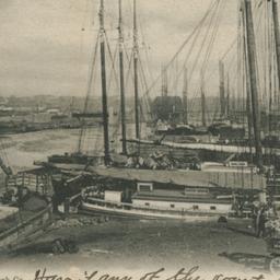 Shipping on the Harlem Rive...