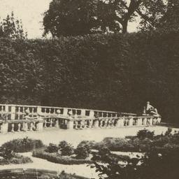 Page No. 077 - Lucca, Villa...