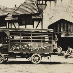Feltman's: Unloading Ba...