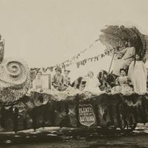 Floats/Parade Wagons: Plent...