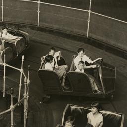 Rides: Kids Enjoying Amusem...