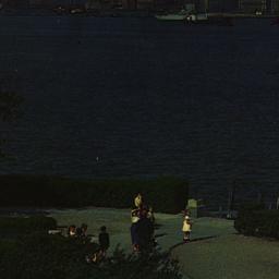 [The famous New York Skylin...