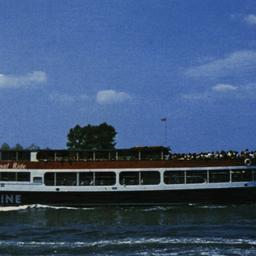 [Circle Line yacht with Sta...