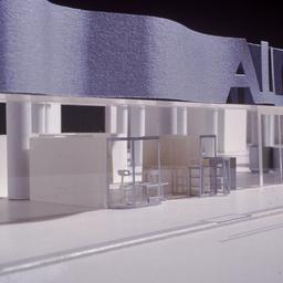 Model, showroom.