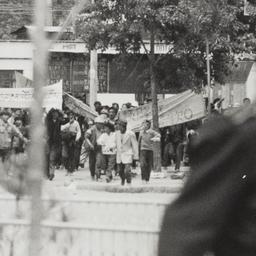 Tibetan demonstrators calli...