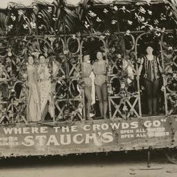 Floats/Parade Wagons: Stauc...