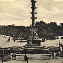 The Grand Circle With Colum...