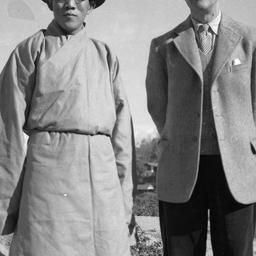 Rindzin Wangpo(?) wearing g...