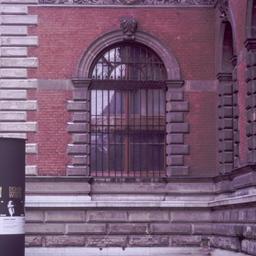Exterior view, Museum fur a...