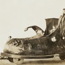 Floats/Parade Wagons: Old W...