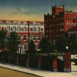 Entrance to Pratt Institute...