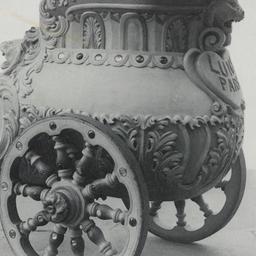Amusements: Luna Park Chariot
