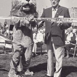 Wien Stadium Ribbon Cutting