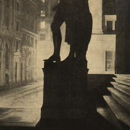 Washington Statue on the St...