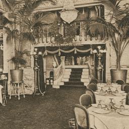 Grand Staircase to Ballroom...