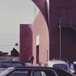 Exterior view, peeling faca...