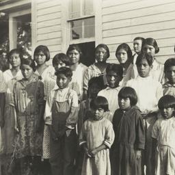 Native American Boys and Gi...