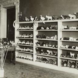 Old Men's Toy Shop Albu...