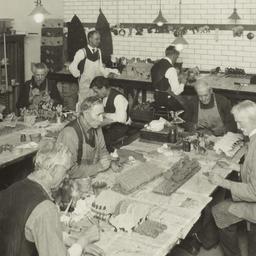 Old Men's Toy Shop Albu...
