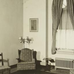 Room with Chairs in Tompkin...